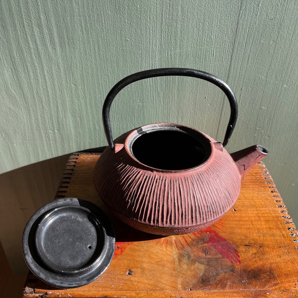 Vintage Cast Iron Textured Teapot - Picture 2 of 5